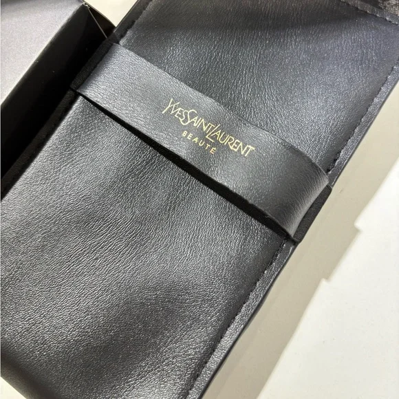 Yves Saint Laurent Black Brush Trio with Case - Picture 9 of 9